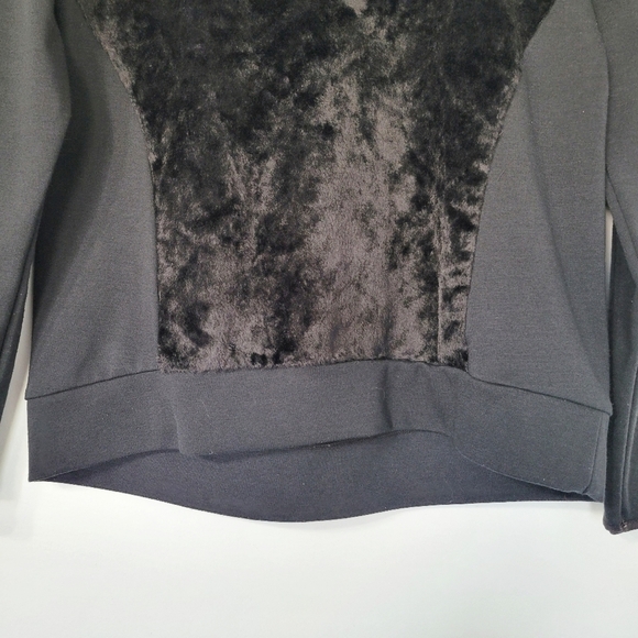 Elie Tahari Black Crew Sweatshirt with Faux Fur Front Panel Size XS - Picture 6 of 9